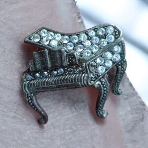 🎹 Vintage Danecraft Piano Brooch